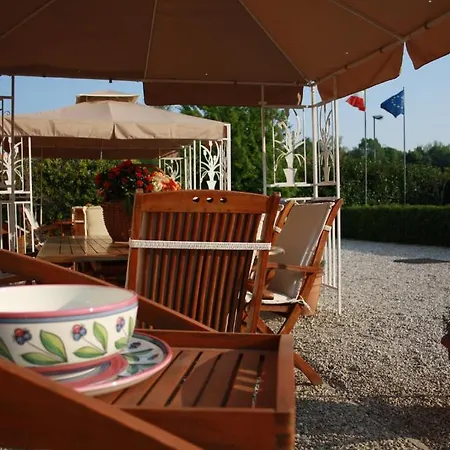 Pleris Bed & Breakfast 3*