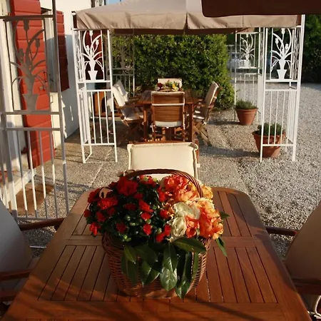 Pleris Bed & Breakfast 3*