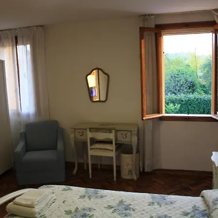Bed & Breakfast Pleris 3*